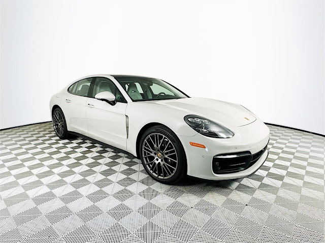 2022 Porsche Panamera 4