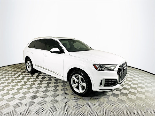2023 Audi Q7 45 Premium Plus
