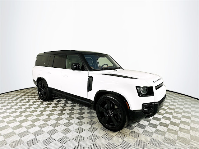 2023 Land Rover Defender 130 X-Dynamic SE