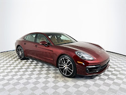 2023 Porsche Panamera 4