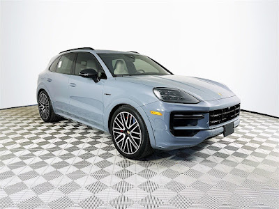 2024 Porsche Cayenne E-Hybrid