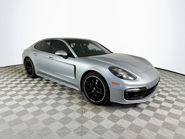 2023 Porsche Panamera GTS